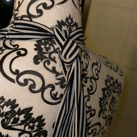 ✅4/$25✅NWOT Women’s versatile shorts one piece romper blue & white strips italy! - Picture 4 of 6